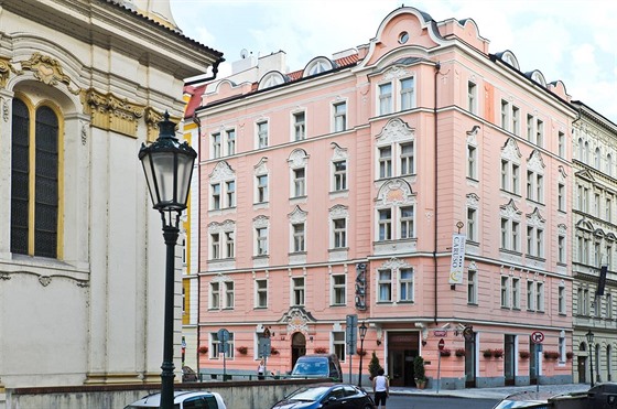 Praský hotel Caruso koupili Rusové.