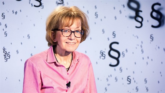 Exministryn� spravedlnosti Helena Válková v diskusním po�adu Rozst�el. (12....