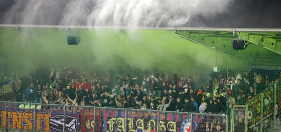 Sparantí fanouci na stadionu v Karviné.