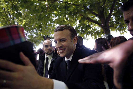 Nov zvolený francouzský prezident Emmanuel Macron na oslavách výroí zruení...
