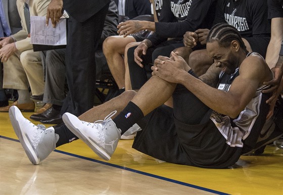 Kawhi Leonard ze San Antonia pekonává bolest v duelu s Golden State.