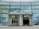 Oteven nov vpravn budovy eleznin stanice Karlovy Vary.
