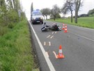 Pi nehod na Karlovarsku se tce zranil motorká.