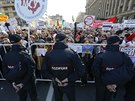 V Moskv vylo do ulic deset tisíc lidí. Vadí jim plánovaná demolice dom (14....