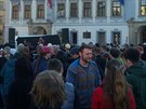 Zhruba 300 lidí se selo na demonstraci proti prezidentu Zemanovi a ministru...