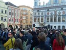 Zhruba 300 lidí se selo na demonstraci proti prezidentu Zemanovi a ministru...
