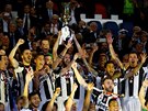 Fotbalisté Juventusu slaví triumf v Italském poháru.