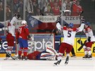 etí hokejisté slaví rozhodující trefu proti Norsku, stelcem je Jan Ková (v...