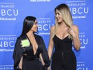 Kim Kardashianová a její sestra Khloé Kardashianová (New York, 15. kvtna 2017)