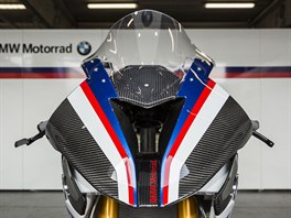 BMW HP4RACE je superlehký díky kombinaci titanu a hliníku, i na kolech.