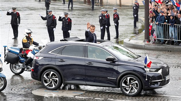 Emmanuel Macron pi ceremonilu u Vtznho oblouku (14. kvtna 2017)