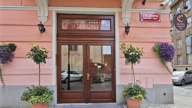 Prask hotel Caruso koupili Rusov.