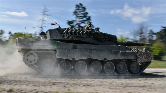 Tank Leopard 2A4 rakouského Bundesheeru v závodě Tank Challenge v Bavorsku