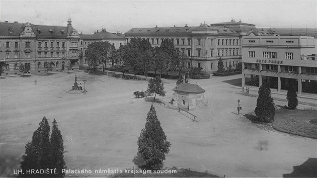 Vznice v Uherskm Hraditi na snmku z obdob prvn republiky.