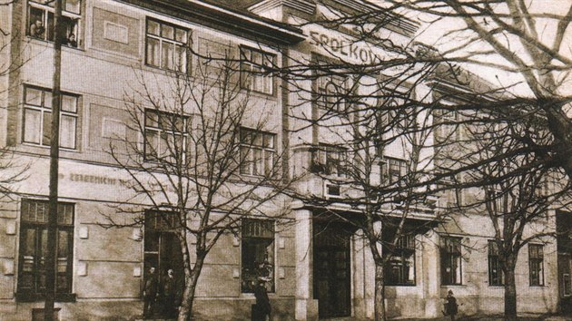 Přerovský spolkový dům zvaný Komuna na historickém snímku.