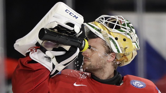 Norsk brank Lars Haugen se oberstvuje.