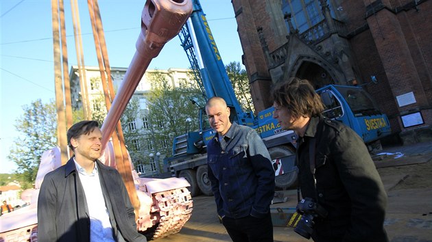 Rov tank Davida ernho pevezli do Brna jako soust vstavy KMENY 90.