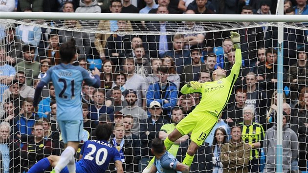 tonk Leicesteru indi Okazaki dv branku bhem utkn proti Manchesteru Ctiy.