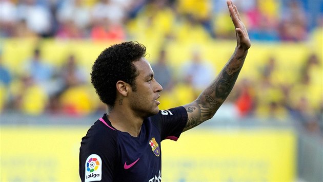 PAN HATTRICK. Neymar z Barcelony slav svj tet gl v utkn na hiti Las Palmas.