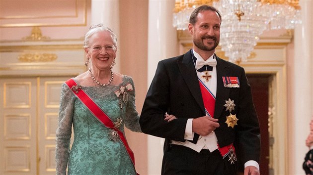 Dnsk krlovna Margrethe II. a norsk korunn princ Haakon (Oslo, 9. kvtna 2017)