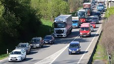 Provoz na dálnici D1 zastavila nehoda. (11. 5. 2017)