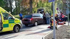 Řidič srazil v ašské Tylově ulici před základní školou dvě děti a dvě ženy.