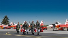 výcarská skupina Patrouille Suisse na strojích F-5E Tiger II v áslavi