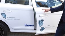 Testovací vz firmy Kiekert-CS, továrny na chytré autozámky.