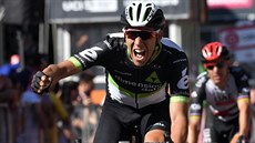 Omar Fraile slaví vítězství v 11. etapě Gira.