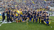 S FANOUKY ZA ZÁDY. Fotbalisté Zlína slaví triumf v domácím poháru.