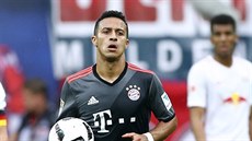 Záloník Bayernu Mnichov Thiago Alcantara sníil v utkání na hiti Lipska a...