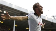 Útočník Tottenhamu Harry Kane se raduje z gólu do sítě Manchesteru United.