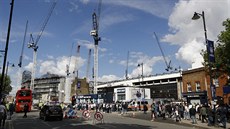 SBOHEM, DOMOVE. Tsn vedle starého stadionu White Hart Lane vzniká nový, na...