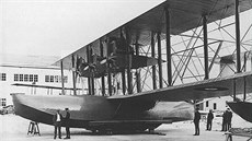 Letoun Curtiss NC-1 po kompletaci v trojmotorové konfiguraci 3. dubna 1918.