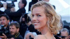 Eva Herzigová (Cannes, 17. kvtna 2017)