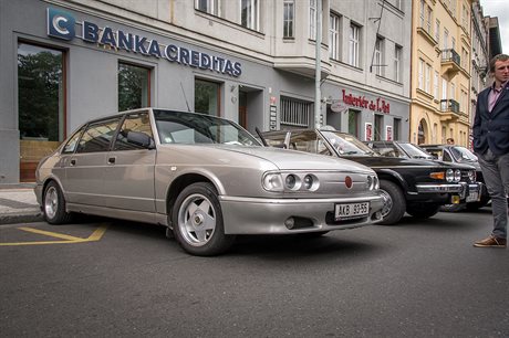 Tatra 700/2 vznikla v pouhch 24 exemplch, vz na snmku je v poad 20....