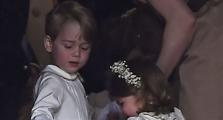 Princ George a princezna Charlotte na svatb sv tety Pippy Middletonov ...