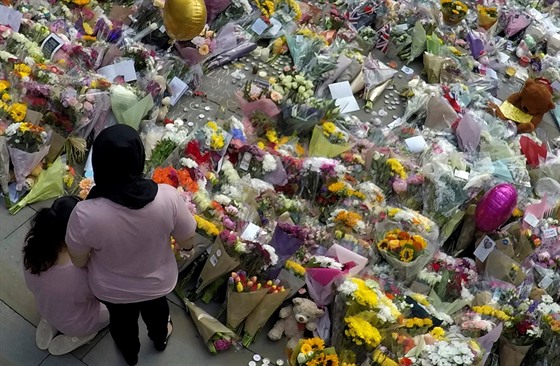 Británie truchlí za obti teroristického útoku v Manchesteru (26. kvtna 2017)