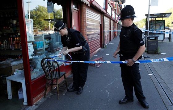 Policejní zásah v manchesterské tvrti Moss Side (26. kvtna 2017)