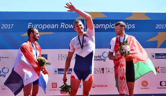 Ondej Synek (uprosted) slaví zlato na mistrovství Evropy v Raicích.