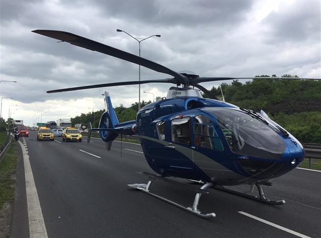 Při nehodě na D6 na Lounsku se zranili čtyři lidé, vzlétly dva vrtulníky