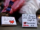 Manchester truchlí za obti teroristického útoku (23. kvtna 2017)