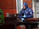 Policie prohledává dm údajného útoníka Salmana Abediho v Manchesteru (23....