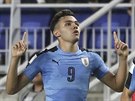 Uruguayský útoník Nicolas Schiappacasse (vlevo) slaví svj gól v utkání s...