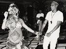 Beyoncé a Jay-Z na kvtnové oslav pro svá oekávaná dvojata. (kvten 2017)