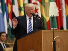 Trump pi svém projevu v Saúdské Arábii (21. kvtna 2017).