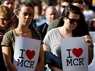 Obyvatelé Manchesteru se v centru msta seli na bohoslubu, aby uctili obti...