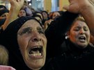 Na poheb obtí páteního útoku na kopty se dostavilo nkolik tisíc koptských...
