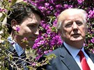Kanadský premiér Justin Trudeau s americkým prezidentem Donaldem Trumpem na...