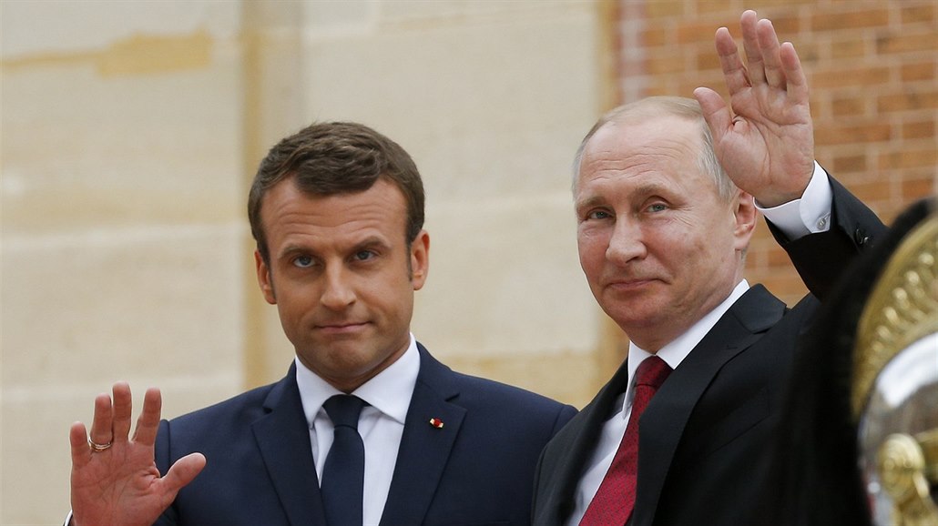 Vladimir Putin v pond�lí jednal s Emmanuelem Macronem (29. kv�tna 2017)